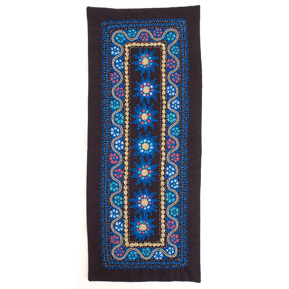 Tahriri Table Runner